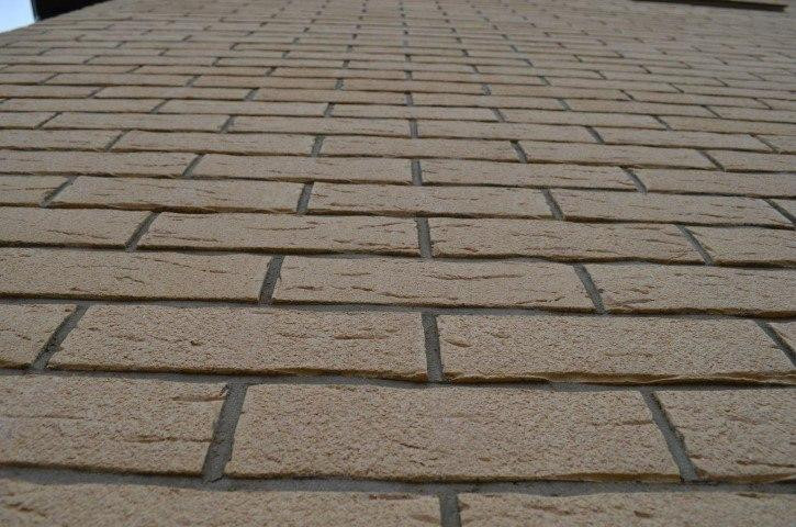 Клинкерный кирпич ручной формовки FELDHAUS KLINKER K692NF Sintra Crema